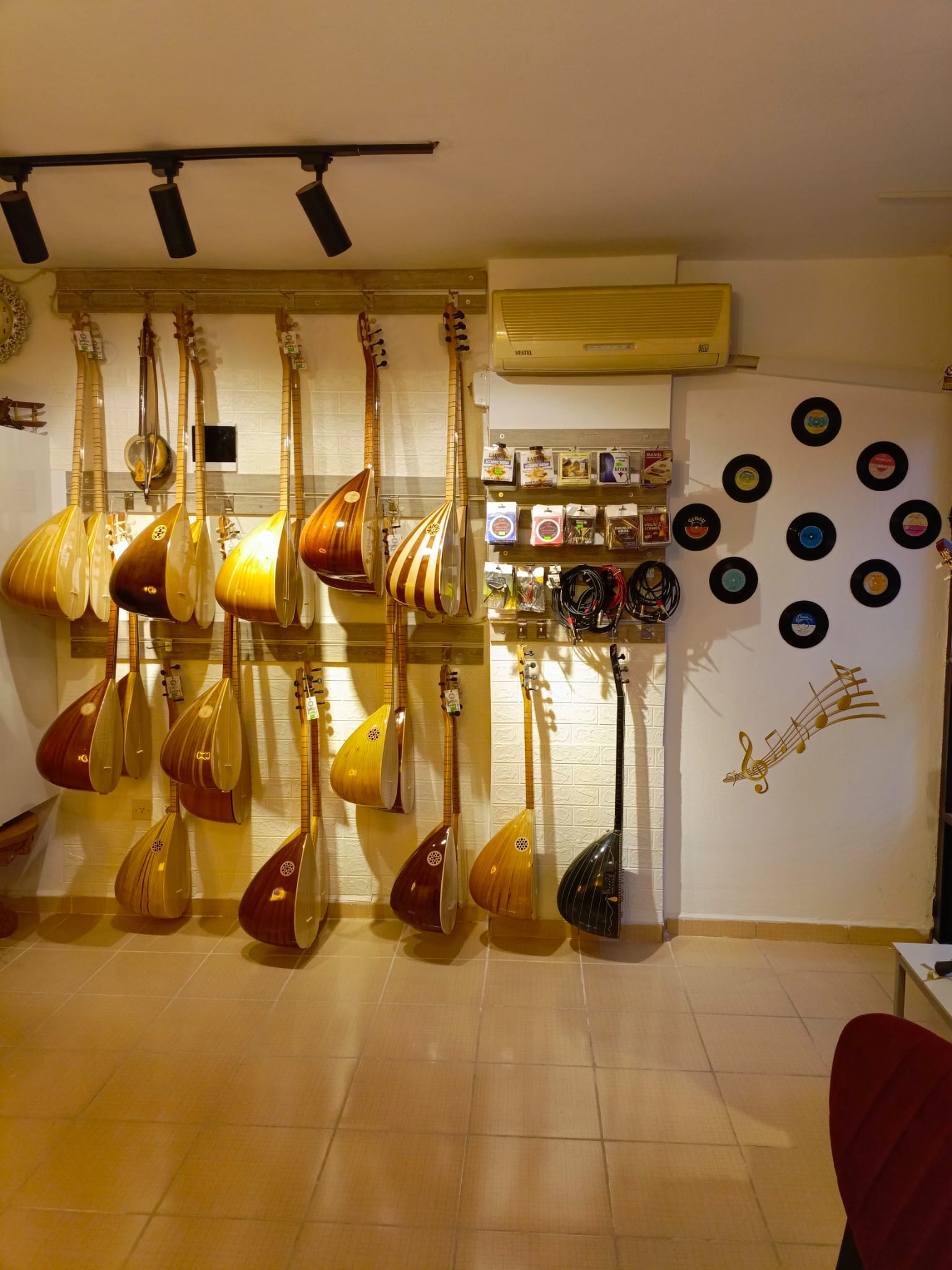 Dostum Saz Evi & Sanat Merkezi Dostum Saz Evi & Sanat Merkezi